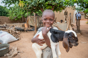 Twelve heart-melting pictures of kids with their animal buddies